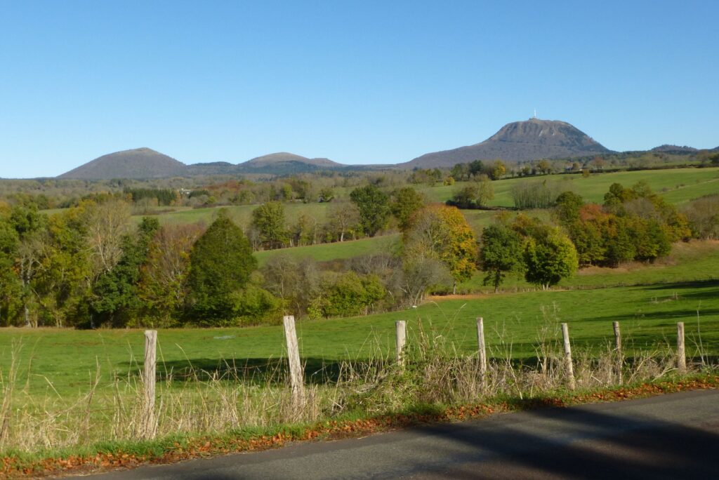 Puy de Dôme depuis les Combrailles